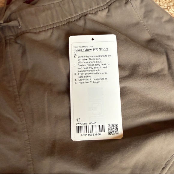 Lululemon Inner Glow High Rise Shorts, size 12 - Picture 2 of 6